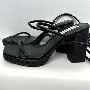 STEVE MADDEN PENNIE size 8M Black chunky heels